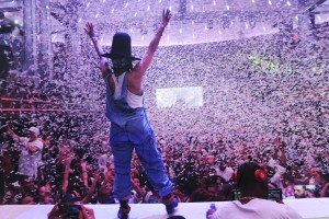 01-Erykah-Badu-LIVE121_new