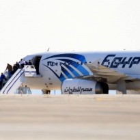 ss-160329-egyptair-hijacking-jpo-04_988160e9f547ad3dbe10925443d74258.nbcnews-ux-2880-1000
